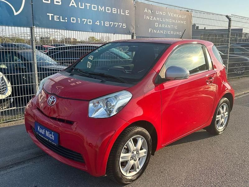 Gebraucht Toyota iQ 68 PS (50 kW) 2012 Rot Kleinwagen
