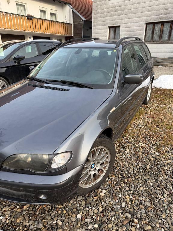 Gebraucht BMW 320 150 PS (110 kW) 2002 Grau Kombi