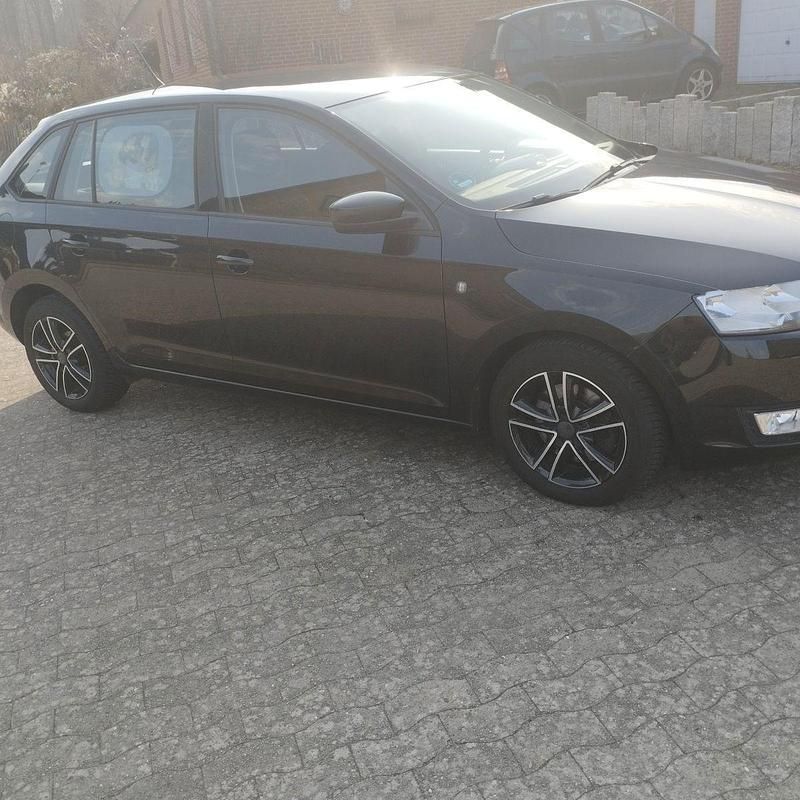 Gebraucht Skoda Rapid Ambition 90 PS (66 kW) 2015 Schwarz Kleinwagen