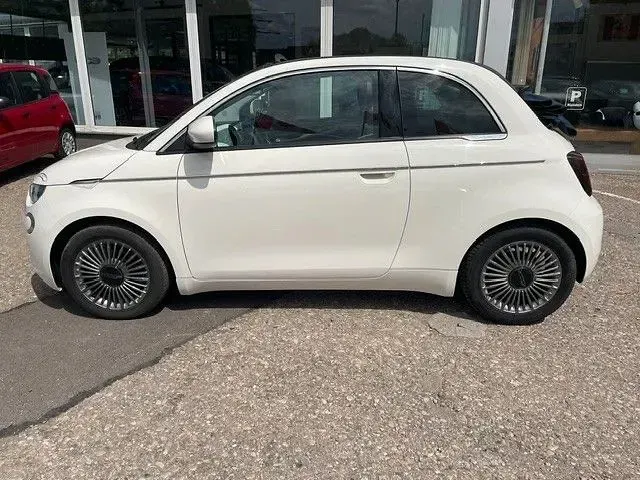 Gebraucht Fiat 500e 86 kW (118 PS) 2024 Weiß Cabrio