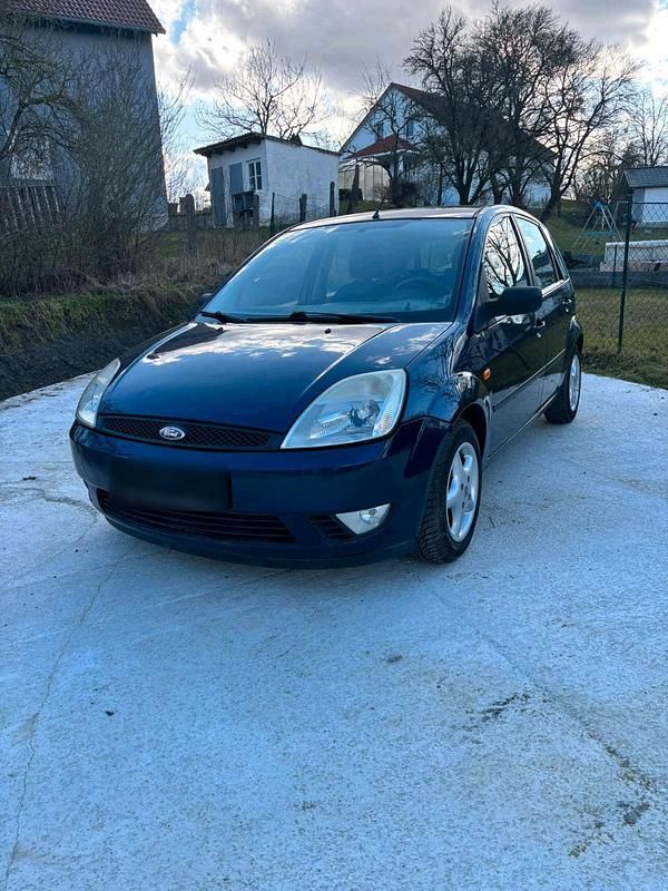 Gebraucht Ford Fiesta 84 PS (61 kW) 2005 Blau Kleinwagen