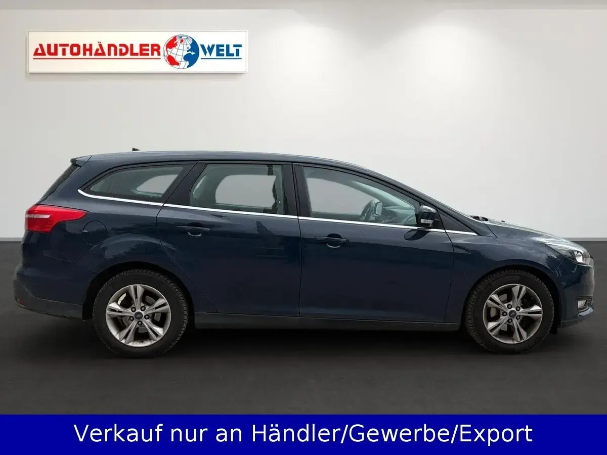 Used Ford Focus 101 HP (74 kW) 2016 Blue Estate
