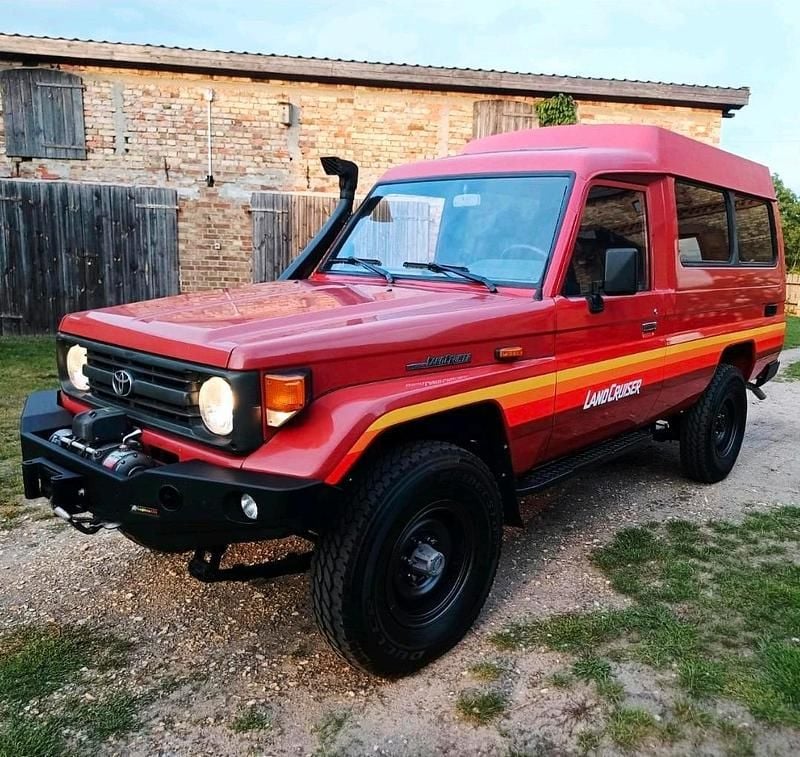 Rot Gebraucht 1996 Toyota Land Cruiser SUV | 38.000 € - Bild 1/4