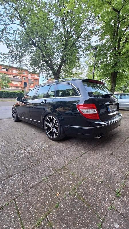 Gebraucht Mercedes C320 Avantgarde 224 PS (164 kW) 2008 Schwarz Kombi