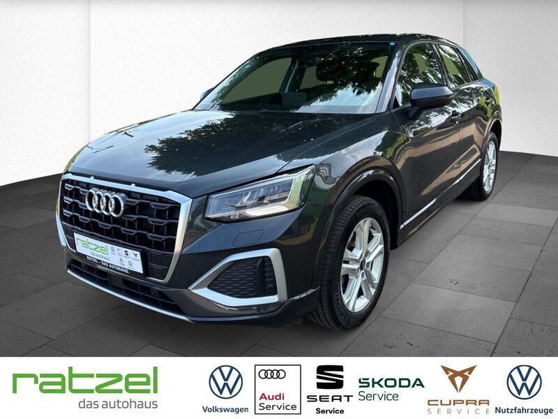 Grau Gebraucht 2022 Audi Q2 Advanced Plus SUV | 21.342 € (Guter Preis) - Bild 1/4