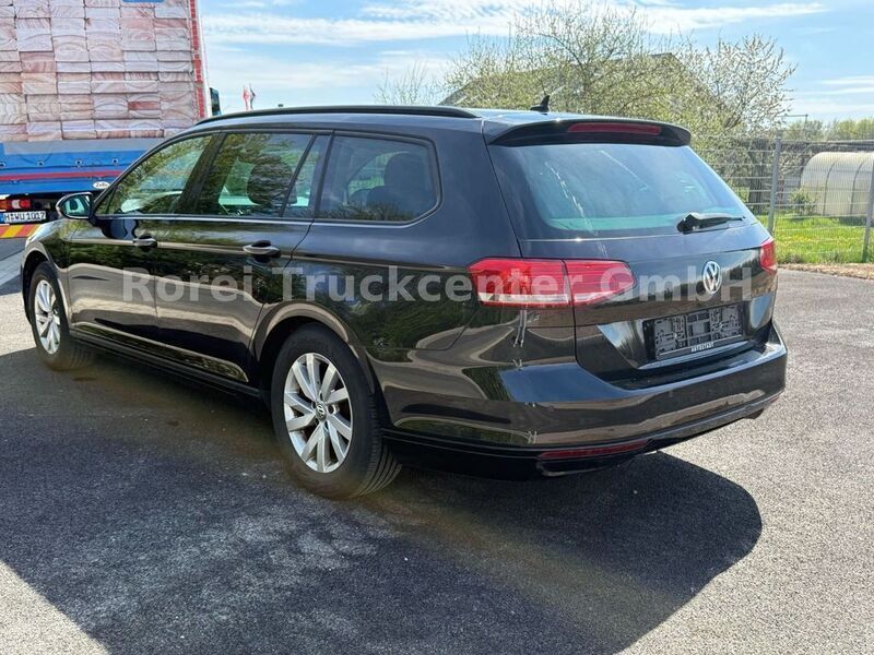 Gebraucht VW Passat Trendline 120 PS (88 kW) 2016 Schwarz Kombi