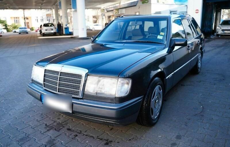 Schwarz Gebraucht 1990 Mercedes 230 Kombi | 6.500 € - Bild 1/4
