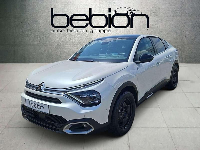 Lack weiss perlglänzend Gebraucht 2023 Citroën e-C4 Shine Limousine | 23.900 € (Etwas zu teuer) - Bild 1/4