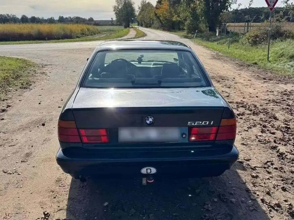 Gebraucht BMW 520 150 PS (110 kW) 1991 Grün Limousine