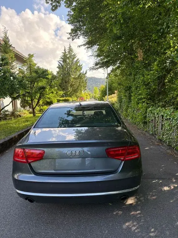 Gebraucht Audi A8 Ambiente 371 PS (272 kW) 2012 Grau Limousine