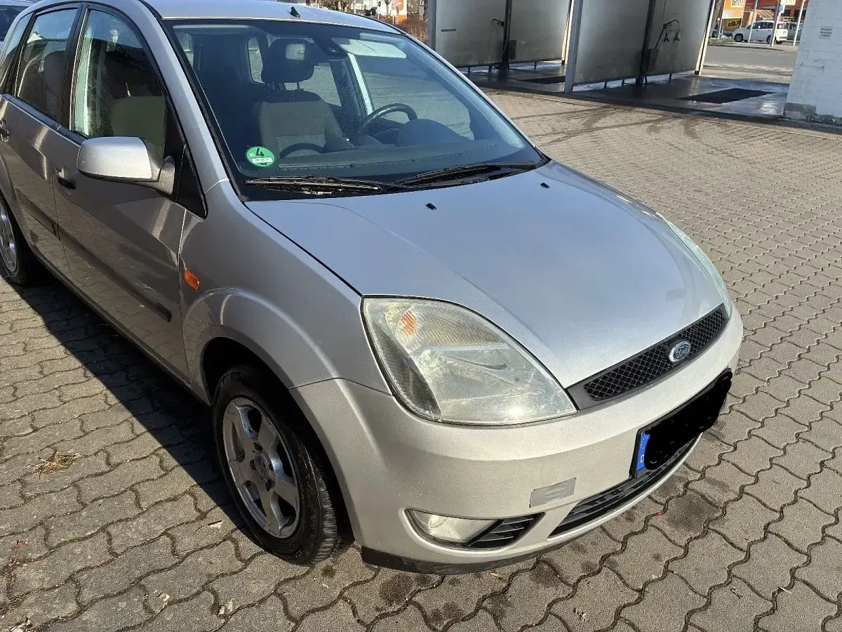 Gebraucht Ford Fiesta 80 PS (58 kW) 2007 Grau Kleinwagen