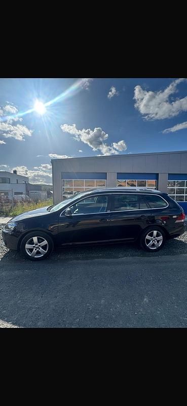 Schwarz Gebraucht 2011 VW Golf VI Kombi | 6.500 € (Etwas zu teuer) - Bild 1/4