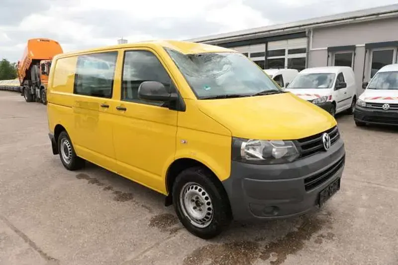 Gebraucht VW T5 84 PS (61 kW) 2011 Ginstergelb r1032 Van