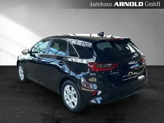Gebraucht Kia Ceed Comfort 140 PS (102 kW) 2024 Schwarz Kleinwagen