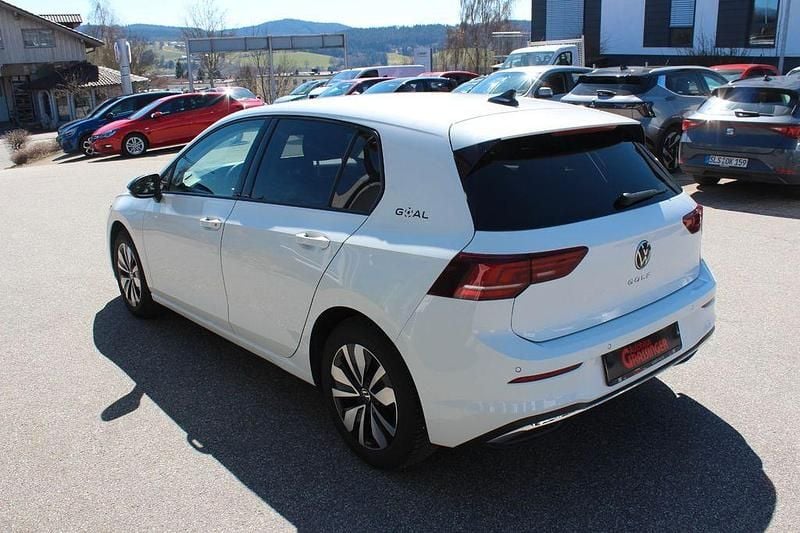 Second-hand VW Golf VIII Goal 150 CP (110 kW) 2025 Alb Berlinǎ