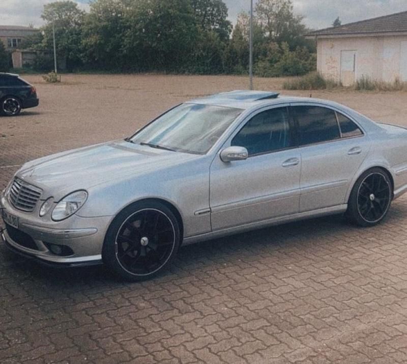 Silber Gebraucht 2003 Mercedes E320 AMG Limousine | 5.950 € (Superpreis) - Bild 1/4