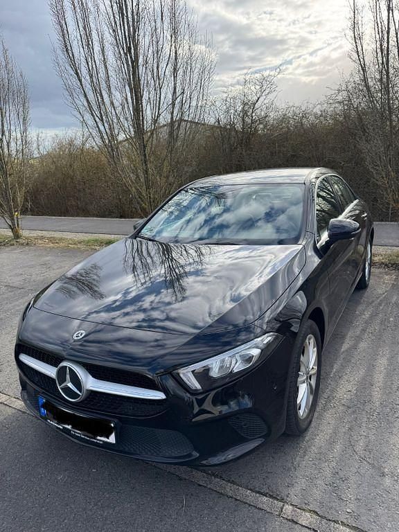 Gebraucht Mercedes A250 Advanced 160 PS (117 kW) 2022 Schwarz Limousine