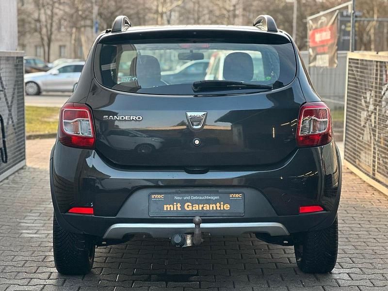Gebraucht Dacia Sandero Prestige 90 PS (66 kW) 2015 Schwarz Kleinwagen