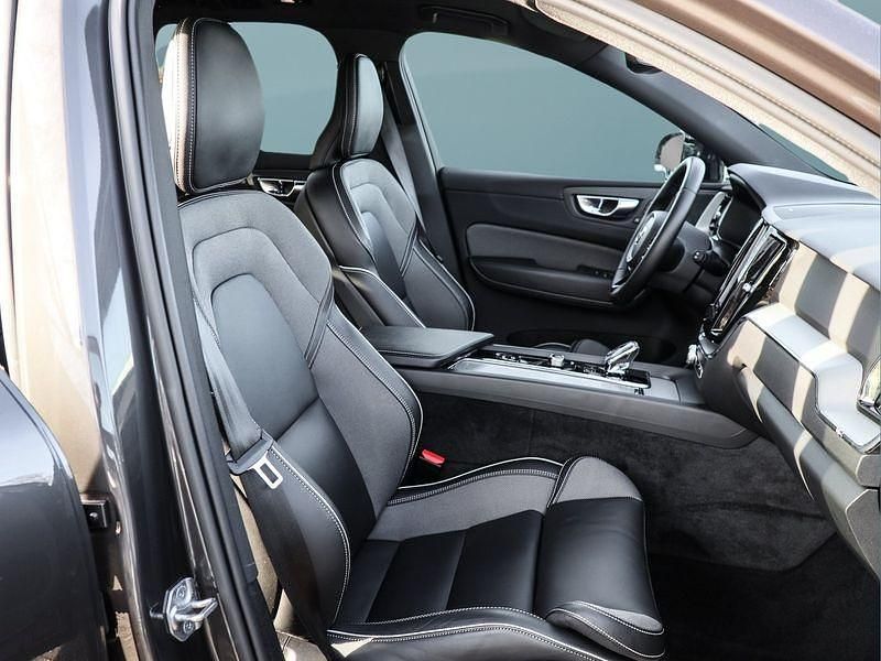 Gebraucht Volvo XC60 349 PS (256 kW) 2022 Grau SUV