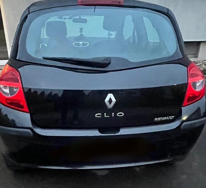 Gebraucht Renault Clio II Dynamique 88 PS (64 kW) 2007 Schwarz Limousine