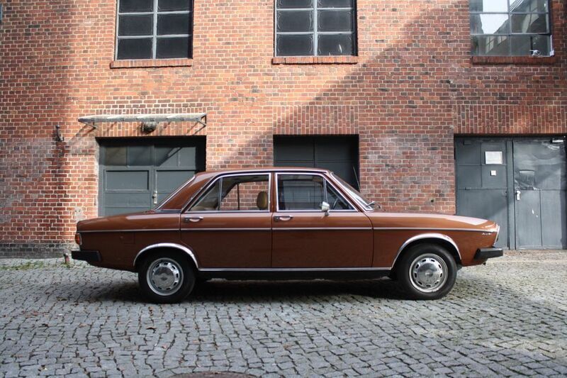 Braun Gebraucht 1975 Audi 100 Limousine | 16.500 € - Bild 1/4