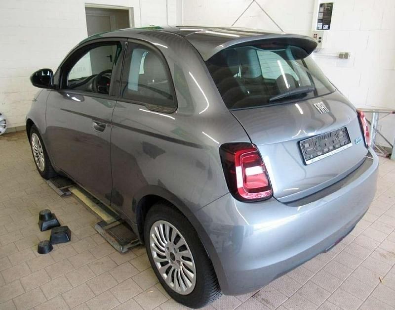 Gebraucht Fiat 500e 86 kW (118 PS) 2023 Grau Kleinwagen