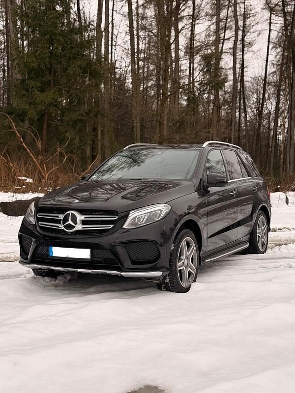 Gebraucht Mercedes GLE350 AMG line 256 PS (188 kW) 2016 Schwarz SUV