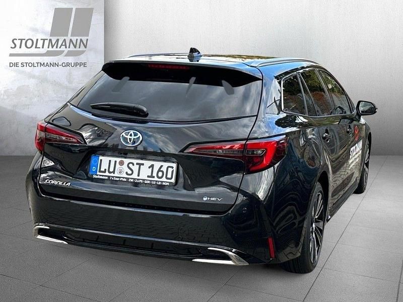 Neu Toyota Corolla 178 PS (130 kW) 2025 Schwarz Kombi