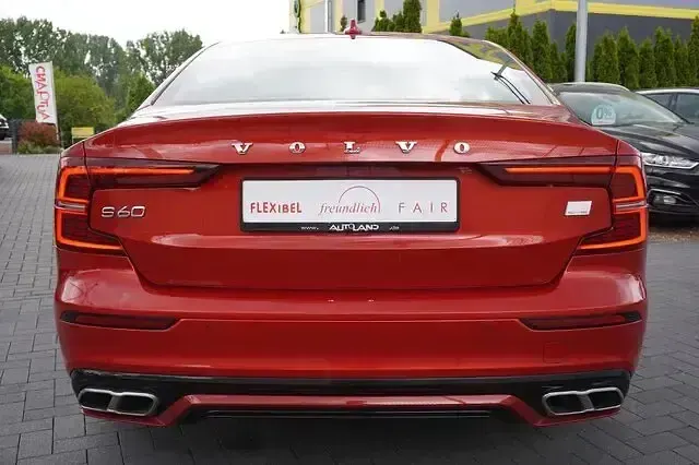 Gebraucht Volvo S60 392 PS (288 kW) 2021 Orange Limousine
