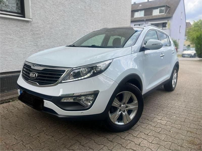 Weiß Gebraucht 2013 Kia Sportage DREAM-TEAM Edition SUV | 8.900 € (Guter Preis) - Bild 1/4