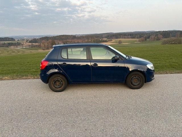 Second-hand Skoda Fabia 60 CP (44 kW) 2013 Albastru Hatchback