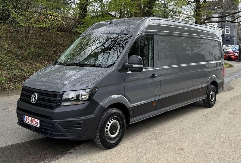 Gebraucht VW Crafter 177 PS (130 kW) 2023 Grau Van