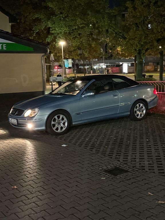 Schwarz Gebraucht 2004 Mercedes CLK200 Avantgarde Cabrio | 9.500 € (Fairer Preis) - Bild 1/4