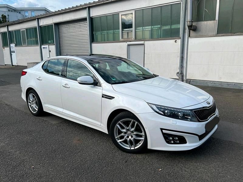 Weiß Gebraucht 2015 Kia Optima Spirit Limousine | 15.700 € (Etwas zu teuer) - Bild 1/4