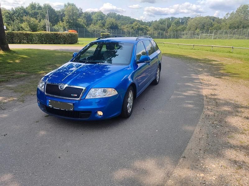 Blau Gebraucht 2009 Skoda Octavia RS Kombi | 5.300 € (Fairer Preis) - Bild 1/4