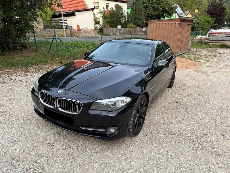 Schwarz Gebraucht 2010 BMW 550 Shadowline Limousine | 12.000 € (Superpreis) - Bild 1/4