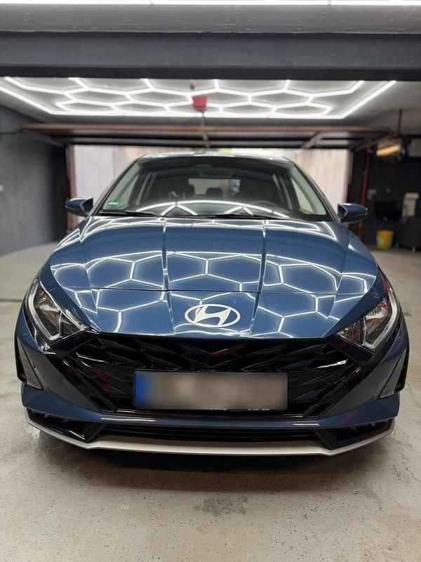 Gebraucht Hyundai i20 101 PS (74 kW) 2025 Blau Kleinwagen