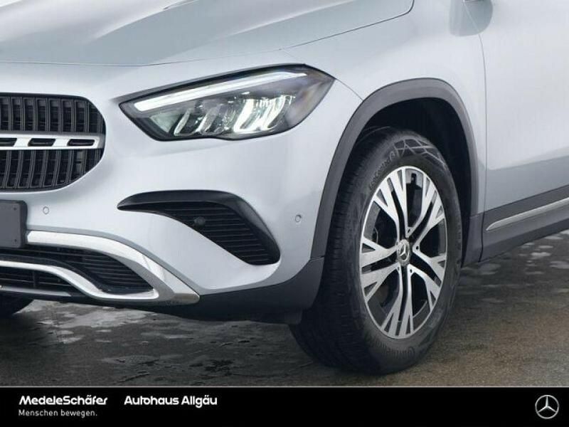 Gebraucht Mercedes GLA200 163 PS (119 kW) 2024 Lack hightechsilber (metallic) SUV