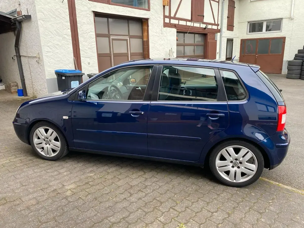 Gebraucht VW Polo 75 PS (55 kW) 2004 Blau Kleinwagen