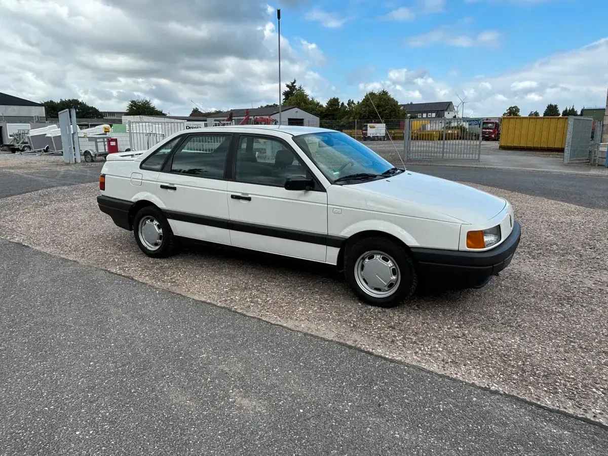 Gebraucht VW Passat 90 PS (66 kW) 1991 Weiß Limousine