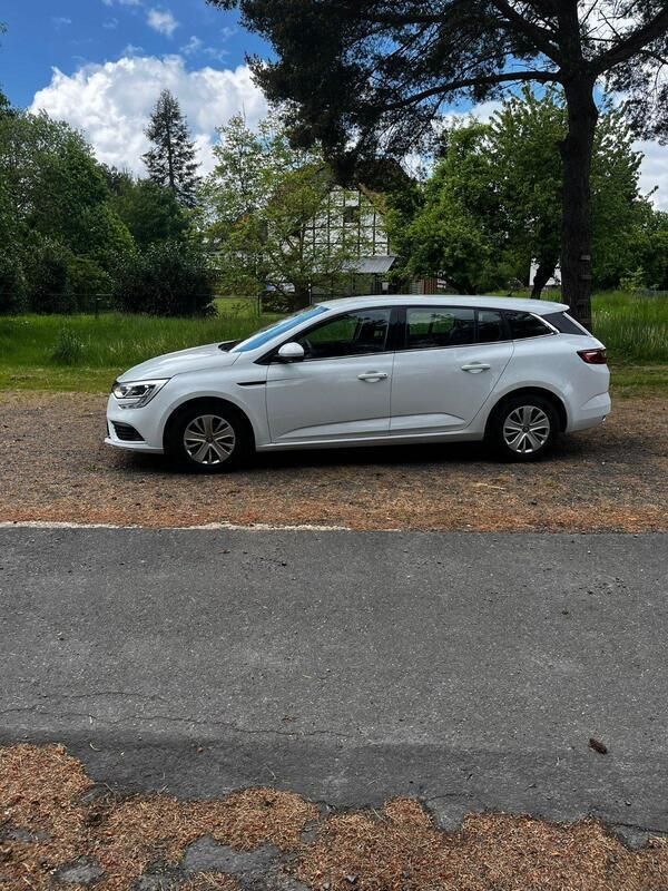 Weiß Gebraucht 2017 Renault Mégane GrandTour Kombi | 8.200 € (Superpreis) - Bild 1/4