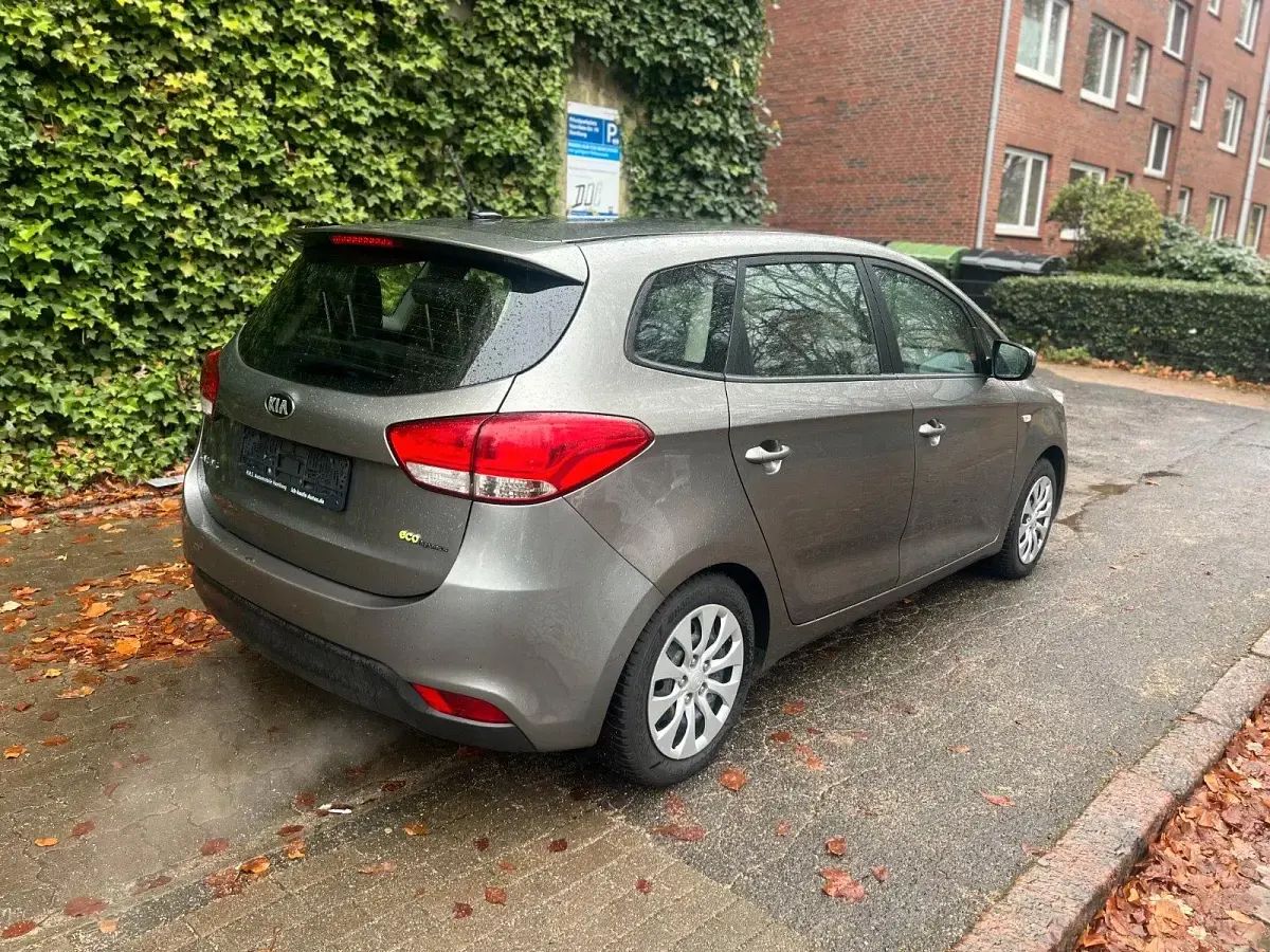 Używany Kia Carens 135 KM (99 kW) 2014 Szary Minivan