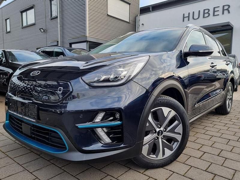 Blau Gebraucht 2021 Kia e-Niro SUV | 17.990 € (Superpreis) - Bild 1/4