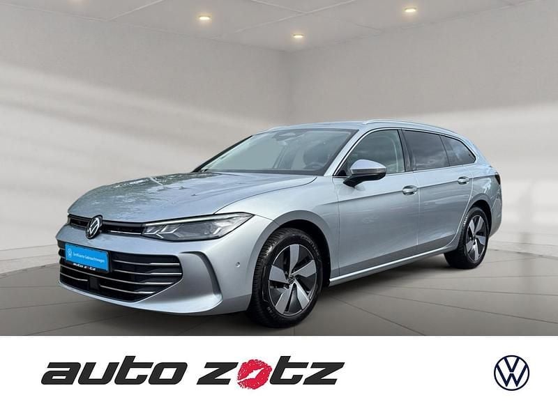 Silber Gebraucht 2024 VW Passat Business Kombi | 35.990 € (Superpreis) - Bild 1/4