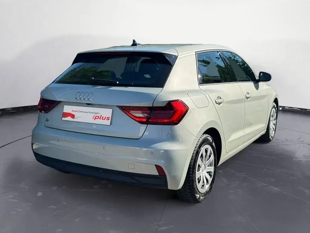 Gebraucht Audi A1 Sportback Ambiente 95 PS (69 kW) 2024 Tausilber (metallic) Kleinwagen
