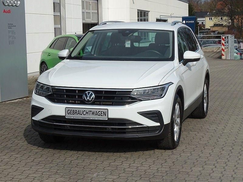 Gebraucht VW Tiguan Move 122 PS (89 kW) 2023 Weiß SUV