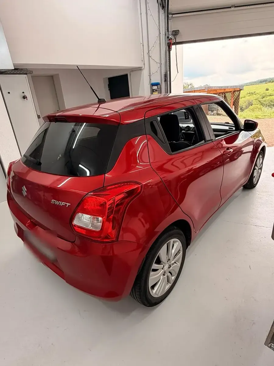 Usata Suzuki Swift 90 CV (66 kW) 2018 Rosso Utilitaria