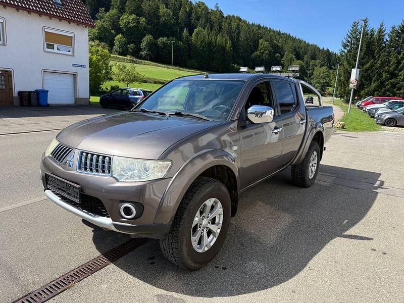 Braun Gebraucht 2011 Mitsubishi L200 Abholung | 8.300 € (Superpreis) - Bild 1/4