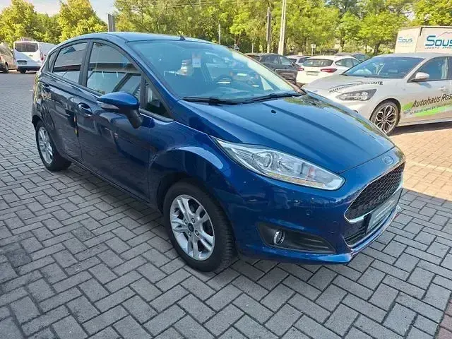 Gebraucht Ford Fiesta Celebration 101 PS (74 kW) 2016 Blau Kleinwagen