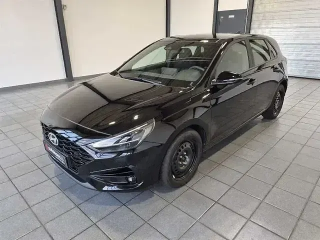 Gebraucht Hyundai i30 Advantage 140 PS (102 kW) 2024 Schwarz Limousine